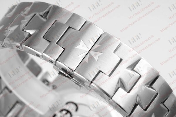 8F New Collection Chopard Overseas "Across Continents and Seas" - Image 10